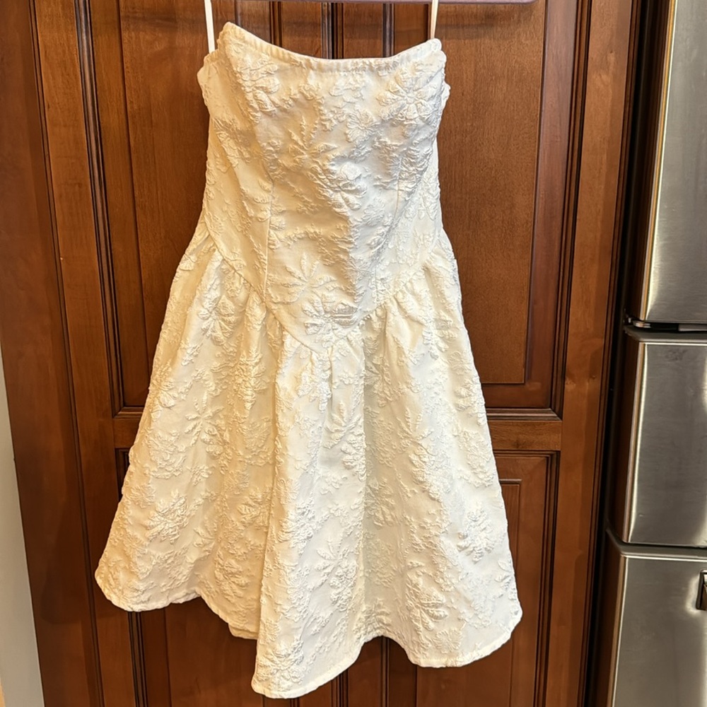 SHEIN MOD Jacquard Texture Flare White Hem Date Night Tube Dress size Small. EUC